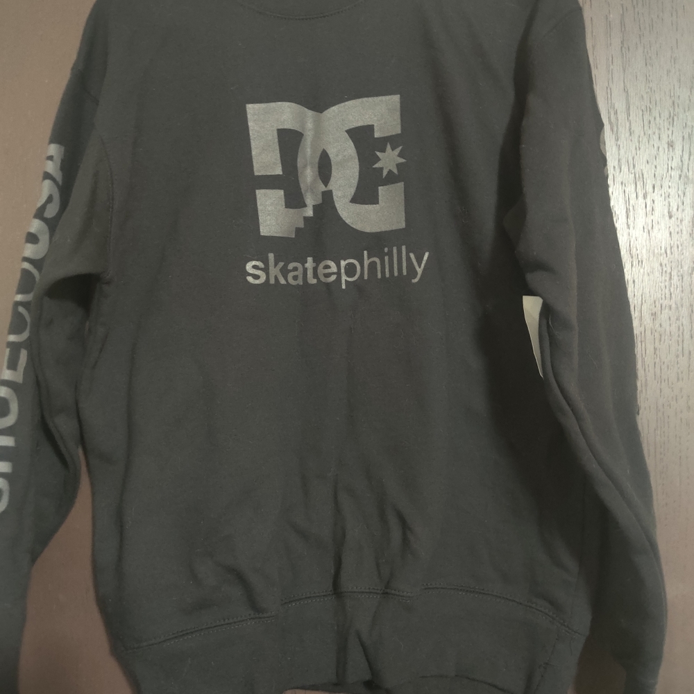 Men's black DC crewneck sweatshirt